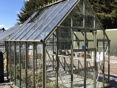 Glass VS Polycarbonate Greenhouses
