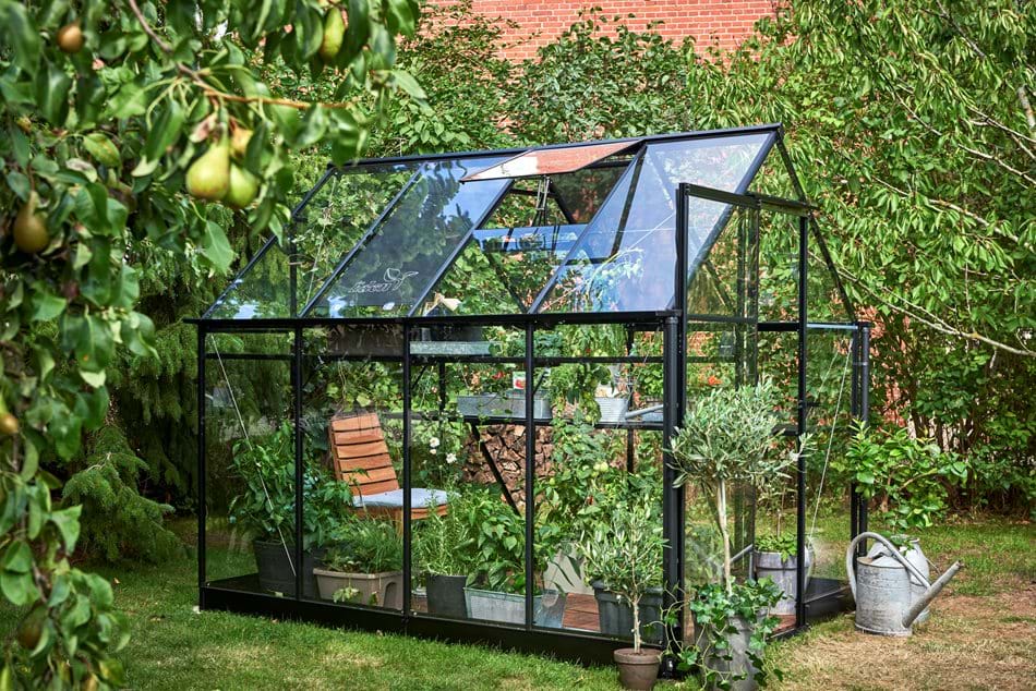 Qube 68 b