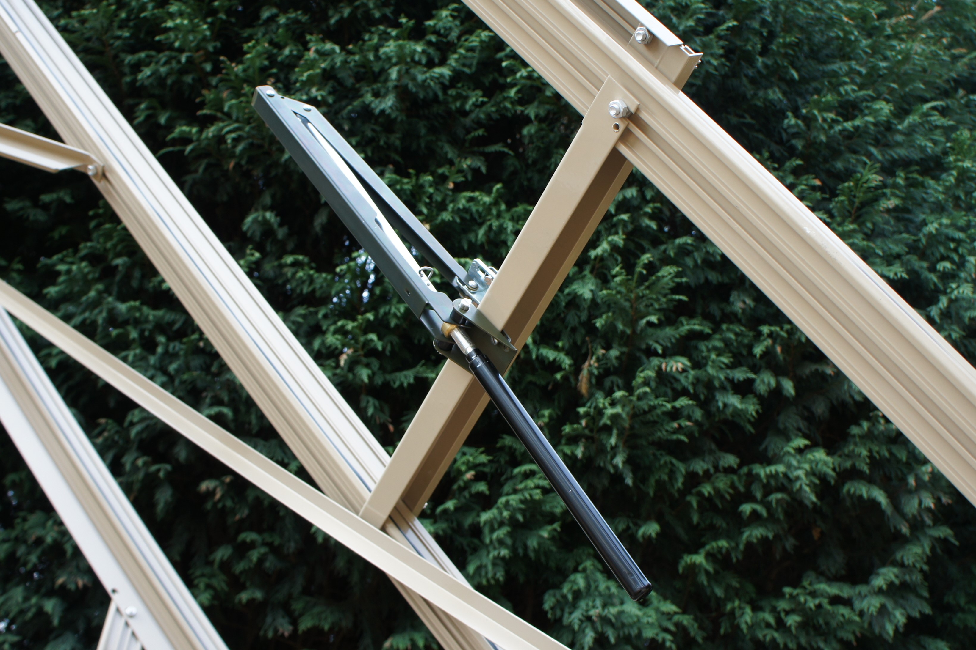 Automatic roof vent opener   copy